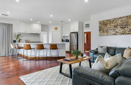Orange House | Wren Hill - Dreamy Home with Spectacular Views