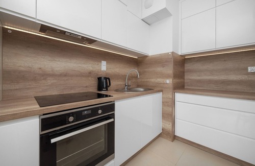 Krzyki Apartment | Wrocław Apartment for 4 by Renters