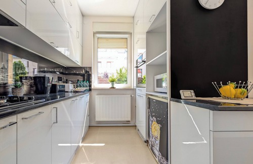 Fabryczna Apartment | Wrocław Escape Apartment with Garden
