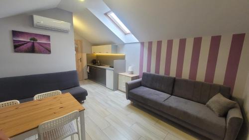 Checiny Apartment | Wrzosowe Wzgórze Apartamenty