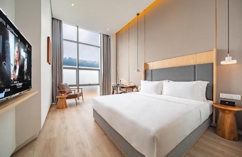 Chongqing Hotel | Wuyu Hotel - Chongqing Liangjiang Happiness Plaza & Xingfu Square & GuangdianYuan metro
