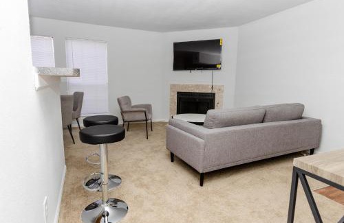 Coliseum Central Apartment | Wyndham 1205 Modern Luxe 2bd2ba I Parking