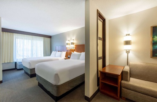 Waldron Hotel | Wyndham Garden Kansas City Airport