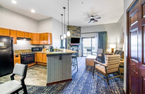 Lake Delton Condo | Wyndham Glacier Canyon - 1 Bedroom