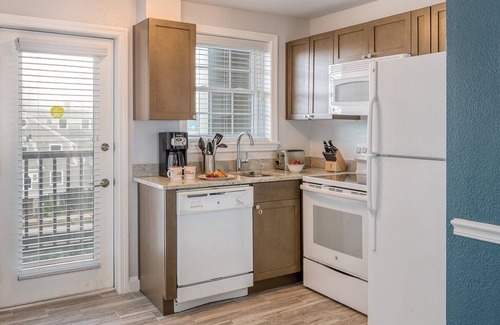 Yachting Village Condo | Wyndham Onshore is in the center of all the action at the harbor