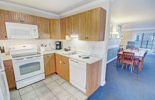 Yachting Village Condo | Wyndham Onshore is in the center of all the action at the harbor