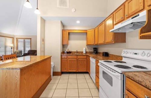 Shawnee On Delaware Condo | Wyndham Shawnee Village|1BR/1BA Full Balcony Suite