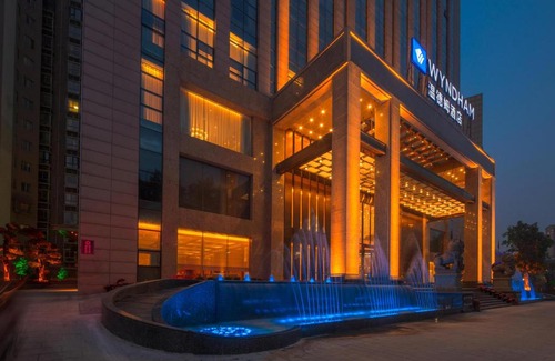 Maojian Qu Hotel | Wyndham Shiyan Downtown