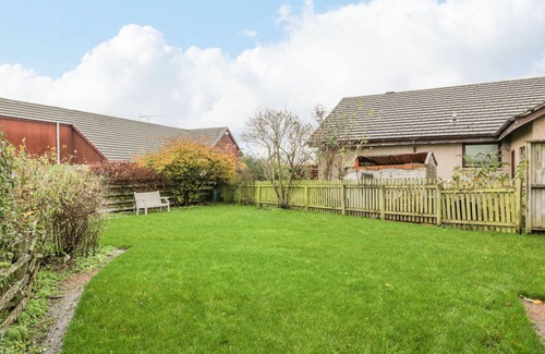 Lauder Cottage | WYNDHEAD COTTAGE, family friendly, with open fire in Lauder