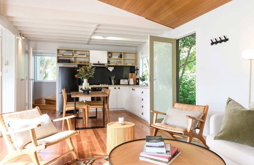 Hepburn Springs Cabin | Wyuna Summary: This s