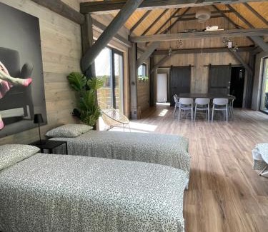 Bodzentyn House | Wzgórza Kunowskie - domy na wynajem z basenem, baliami i saunami