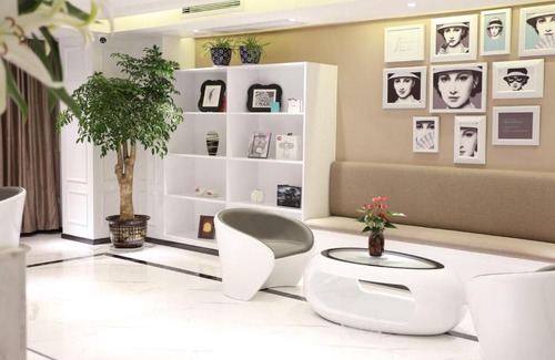 Nanming District Hotel | Xana Lite Guiyang Flower Orchard Petronas Twin Towers