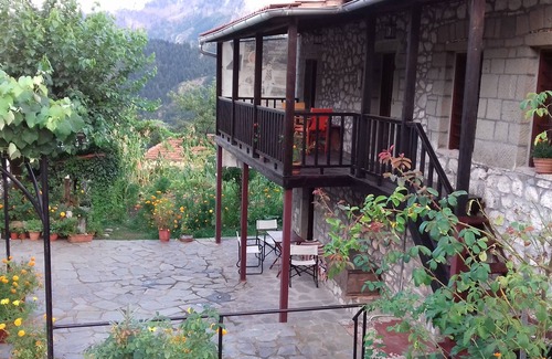 Theodoriana House | Xenonas Ventista 2 beds, renovated old house in an imposing mountain landscape