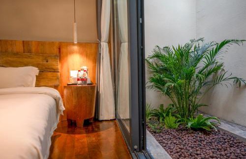 Fenghuang House | Xianxiuju Garden Courtyard B&B
