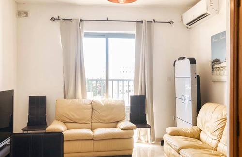 Pieta Apartment | XL Central Home - Sleeps 10 people