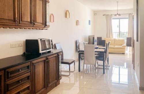 Pieta Apartment | XL Central Home - Sleeps 10 people