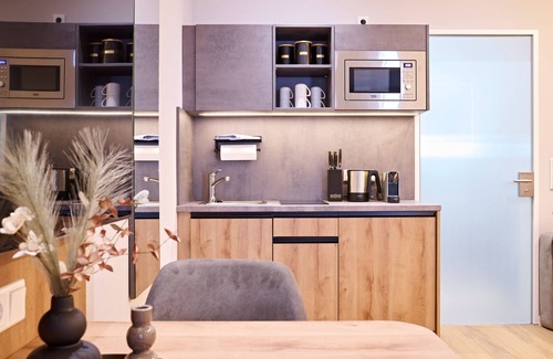Schafhof Apartment | Xzllenz: Smarttv | Parking | Subway | Private | 3s