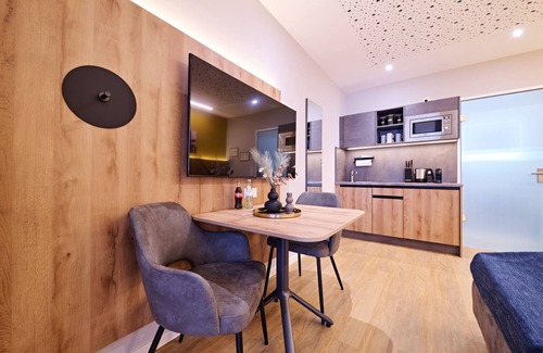 Schafhof Apartment | Xzllenz: Smarttv | Parking | Subway | Private | 3s