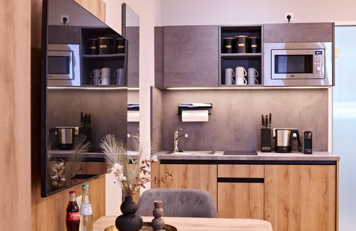 Schafhof Apartment | Xzllenz: Smarttv | Parking | Subway | Private | 3s