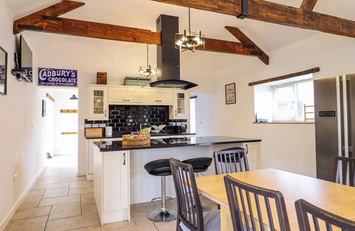 Oswestry Cottage | Y BEUDY (THE DAIRY, family friendly in Llanrhaeadr-Ym-Mochnant