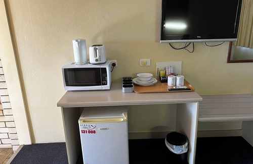 Monkland Hotel | Y Motels Gympie
