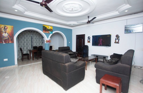 Ejisu House | Yaa Asantewaa Inn is a charming building with WiFi and AC in superb Ejisun