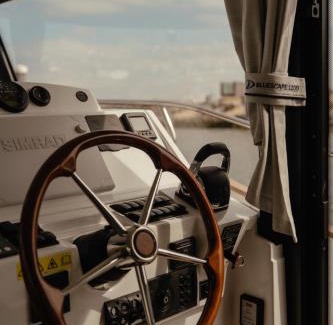 Cadzand-Bad Boat Rental | Yacht by Strandhotel - hotel service & wellness