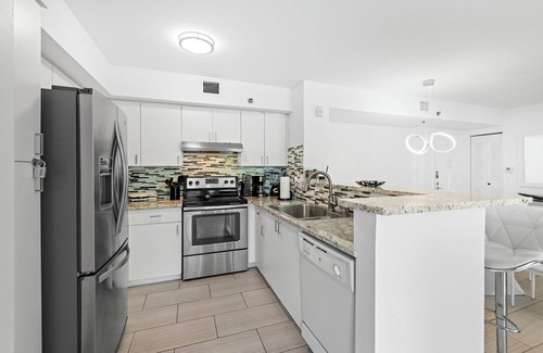 Aventura Condo | Yacht Club Miami Suite 2 Bedroom and 2 Bathroom With Baby Crib & Free Parking