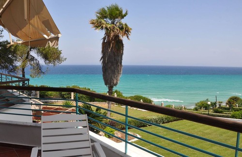 Kallithea Villa | Yades elegant villa 2 minutes away from the beach
