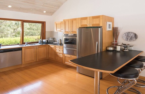 Yallingup House | Yallingup Retreat - *Romantic, overlooking a lake, secluded*