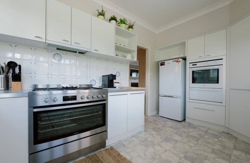 Blackheath House | Yamacilla House: Spectacular Views in Blackheath!