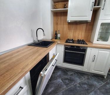 Drobeta-Turnu Severin Apartment | Yan's House apartament 2 camere decomandat