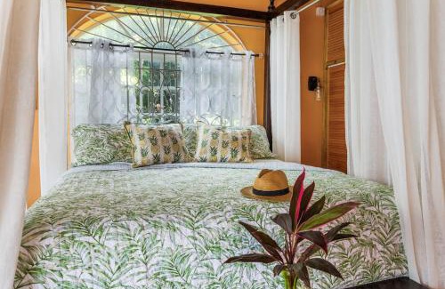 Albion Villa | YanceyLargo- 4BR Villa Jacuzzi & Mountain Views