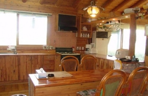 Gangsang House | Yangpyeong Dalbichi Meomuneunjip