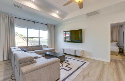 Greater Fondren Southwest Apartment | Yard and Workspaces Luxe Duplex Unit in Houston