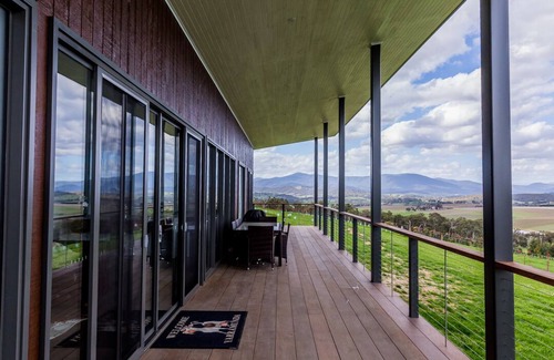 Gruyere House | Yarramunda Bed and Breakfast: Angus House