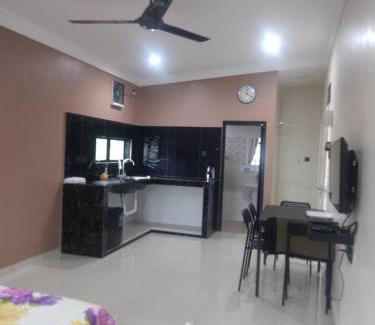 Kijal House | Yasmeen Studio Roomstay Kijal - Room 1 - FOR TWO PERSON ISLAM GUEST ONLY