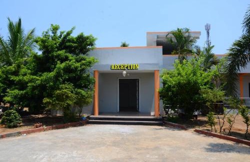 Suluru Hotel | yatri nivas tada