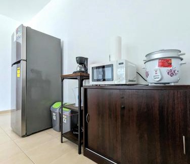 Marbella Apartment | Yc 701-B l Habitacion en av Balboa