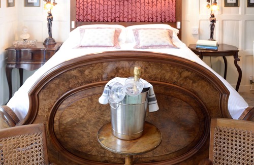 Portsmouth Hotel | Ye Spotted Dogge