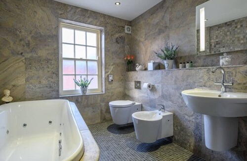 Portsmouth Hotel | Ye Spotted Dogge