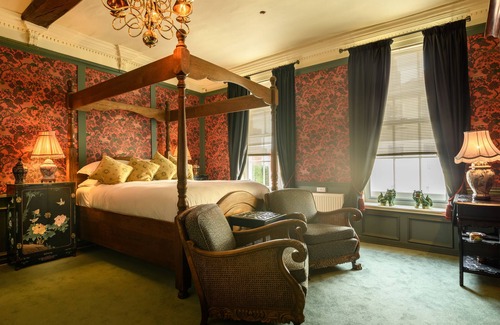 Portsmouth Hotel | Ye Spotted Dogge