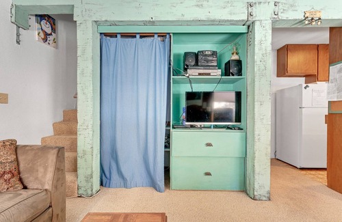 Bear Valley Condo | Year Round Condo- Sleeps 5! - Tamarack #17 by Bear Valley Vacation Rentals