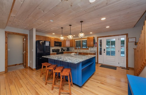 Oakland House | Year-Round Gem w/Dock, Hot Tub & Pool Table