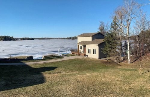 Rainy River District House | Year Round Lakefront