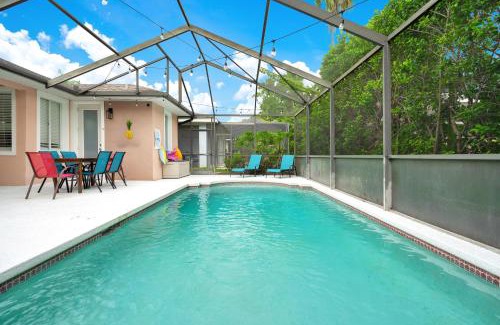 Sunset Lakes House | Yelleville on Sunset! 4 Miles to Disney