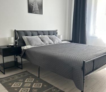 Nord-Est Apartment | Yellow Dawn Modern Flat in Quiet Area with Garage Parking and Self Check-In
