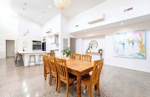 Ocean Grove House | Yellow Gums by the Beach- Ocean Grove