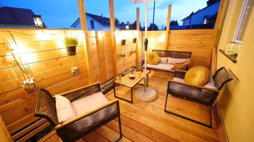 Fluorn Apartment | Yellow Lounge Schwarzwald - mit Veranda