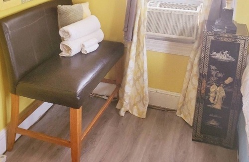 Dover House | Yellow Rm Dover- Del State, Bayhealth- Dov Base